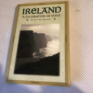 ☘️🍎Ireland, a Celebration in Verse Hardback Book- 741 $20 or $15 w/offer